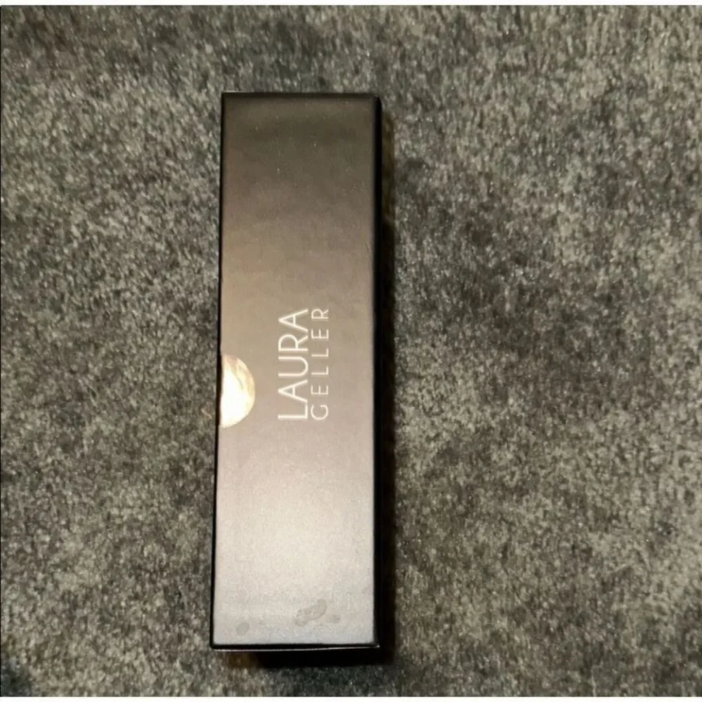 Laura Geller Blending Beauties Face Brush Set Sealed, never opened.